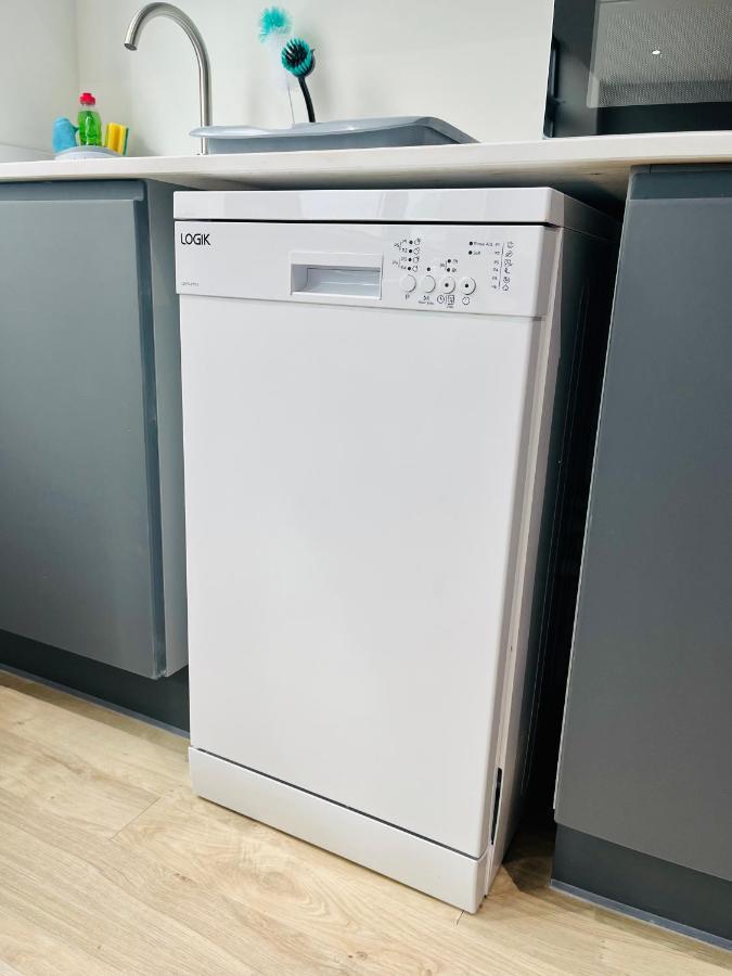 Fully Equipped One Bedroom Apartment Near Old Trafford Stadium! Manchester Exterior foto